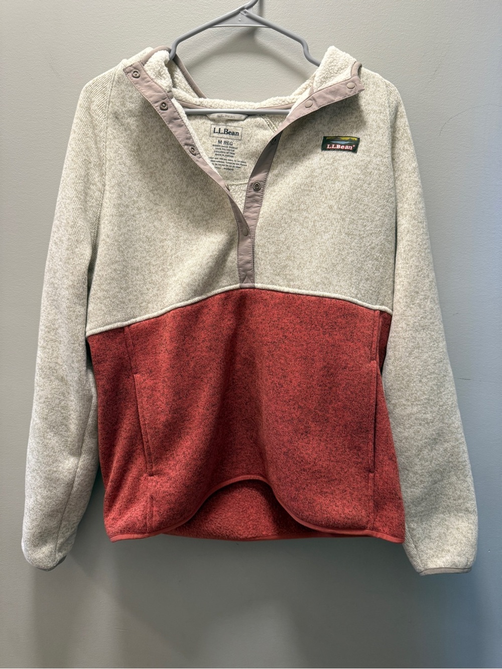 L.L. Bean Two-Tone Hooded Sweater Fleece Pullover in Cream and Rust Red